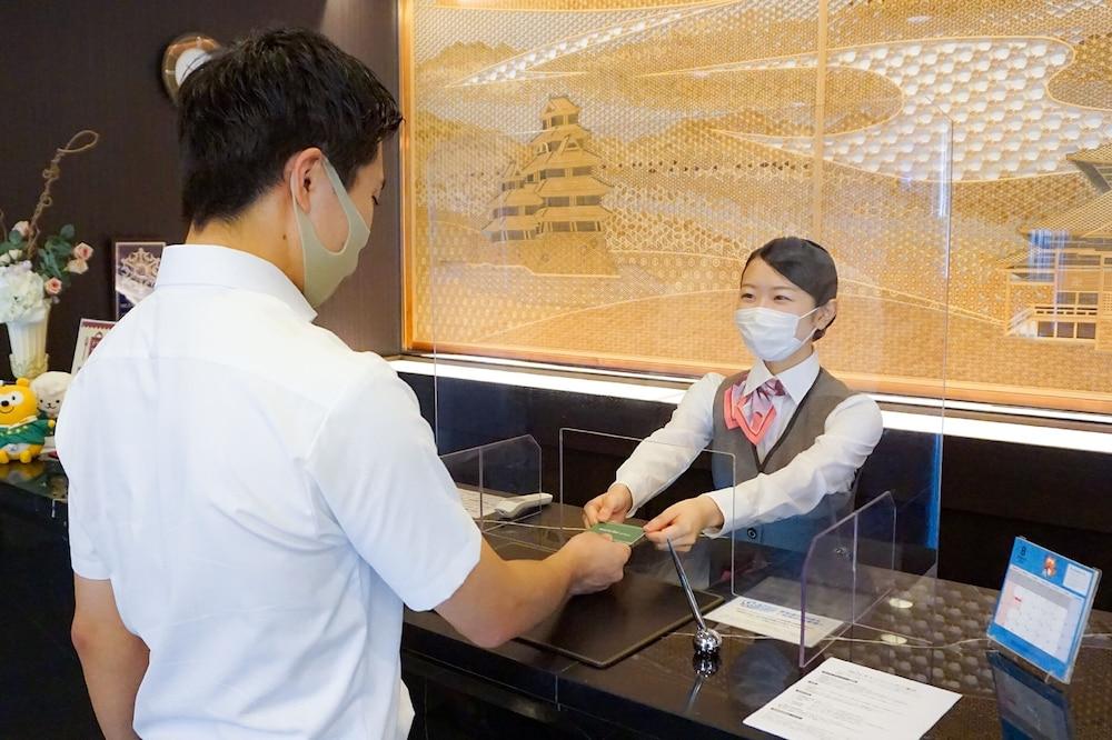 Hotel Route-Inn Oita Ekimae Екстер'єр фото