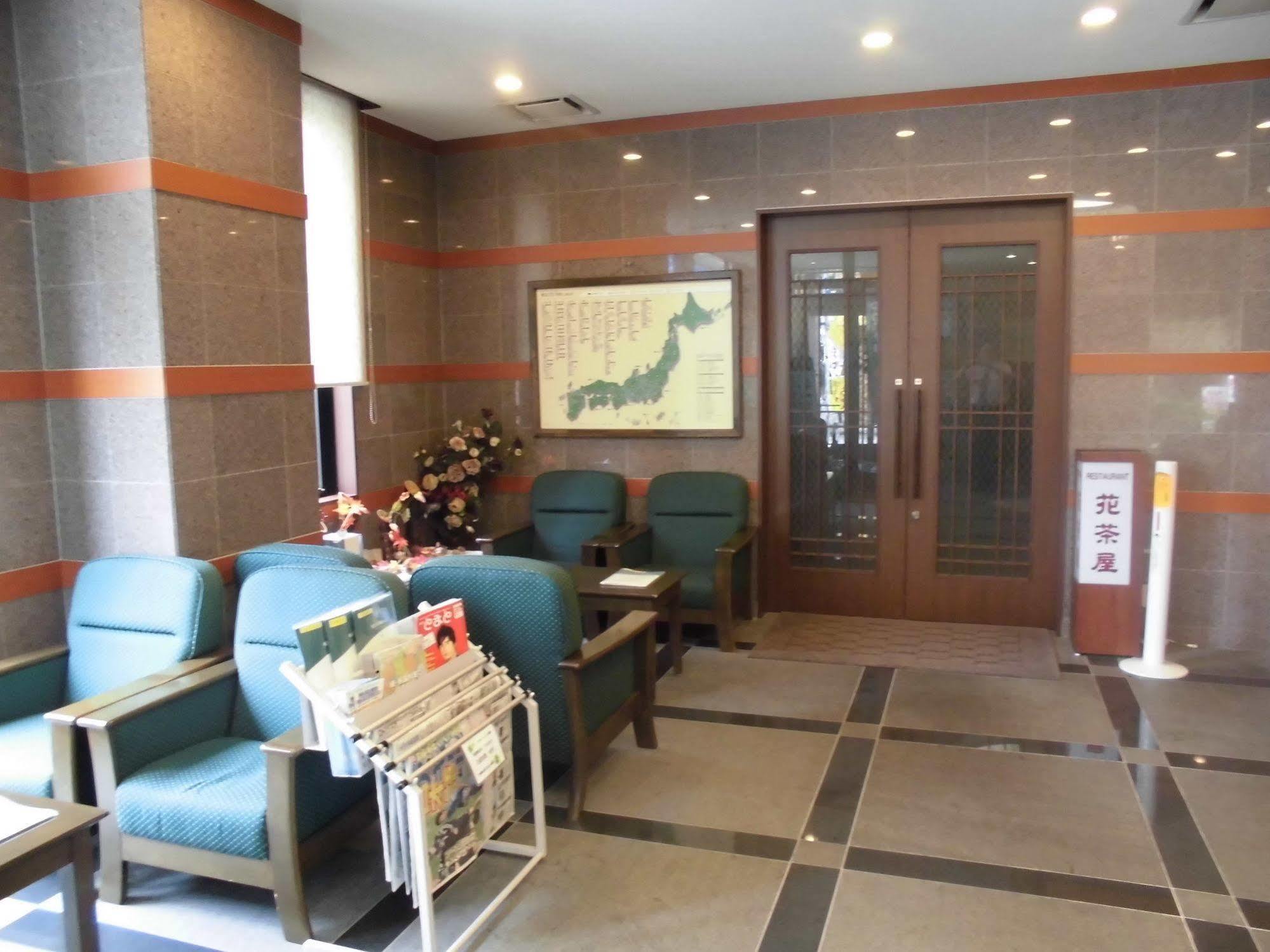 Hotel Route-Inn Oita Ekimae Екстер'єр фото