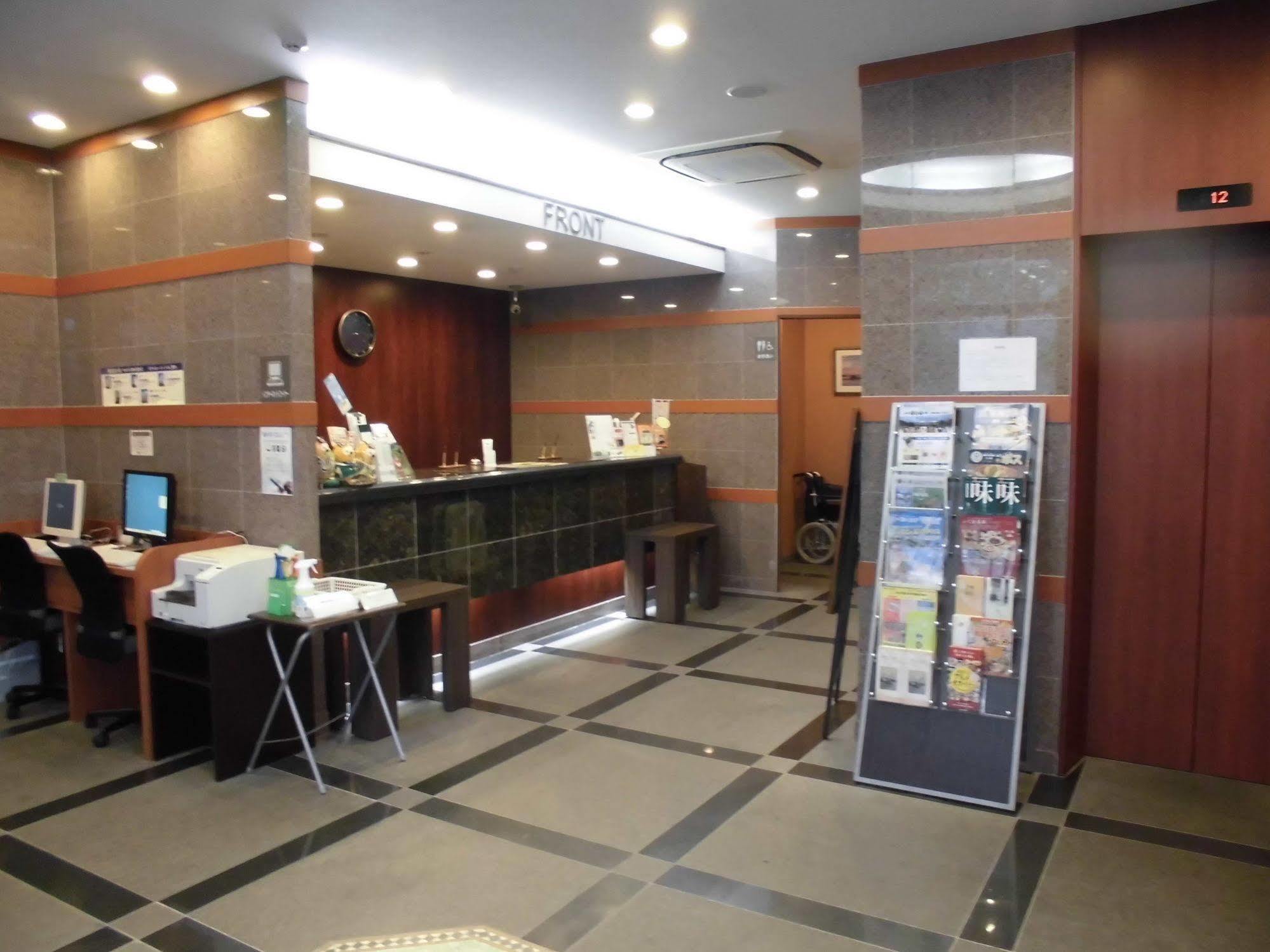 Hotel Route-Inn Oita Ekimae Екстер'єр фото