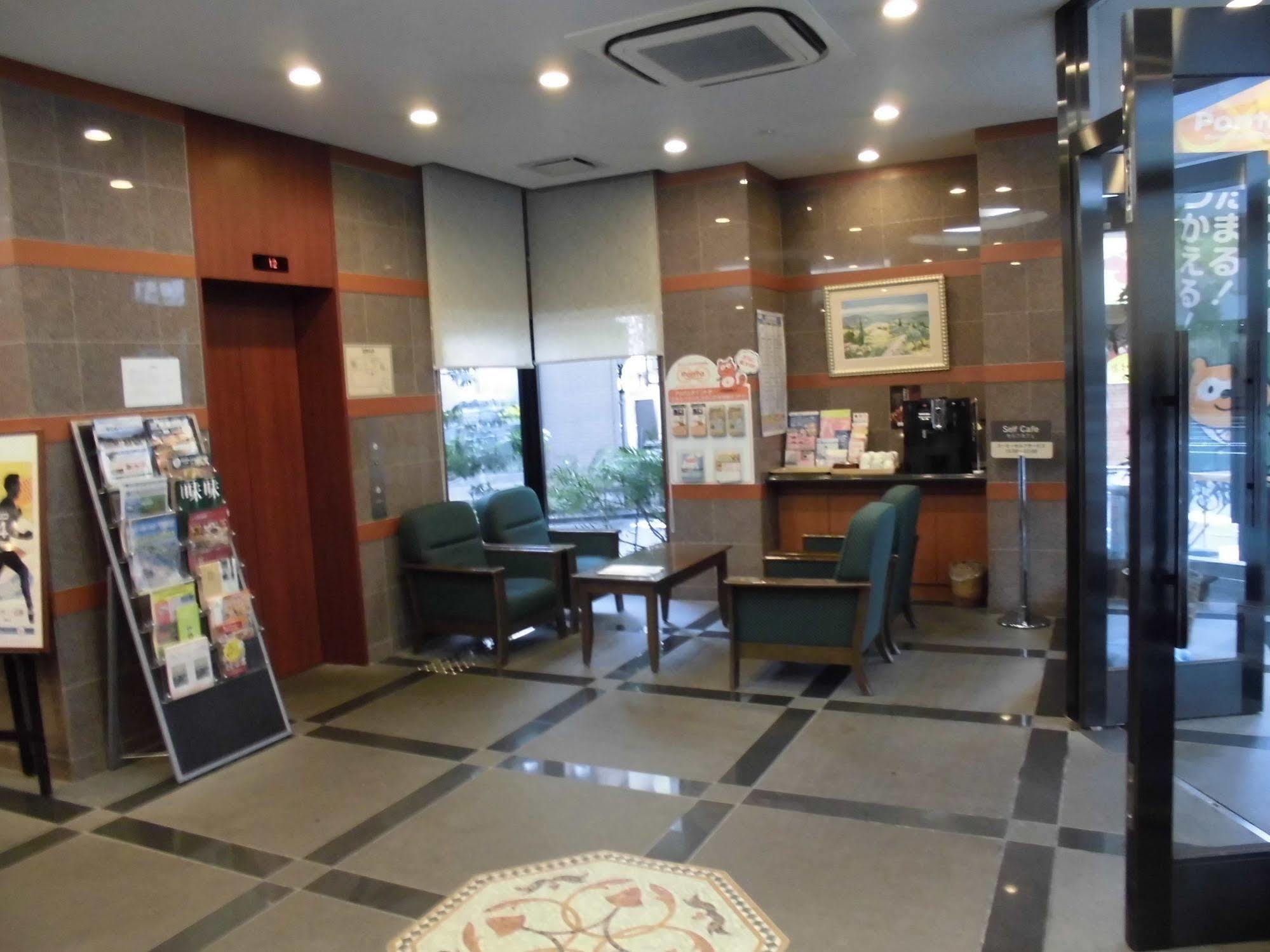 Hotel Route-Inn Oita Ekimae Екстер'єр фото