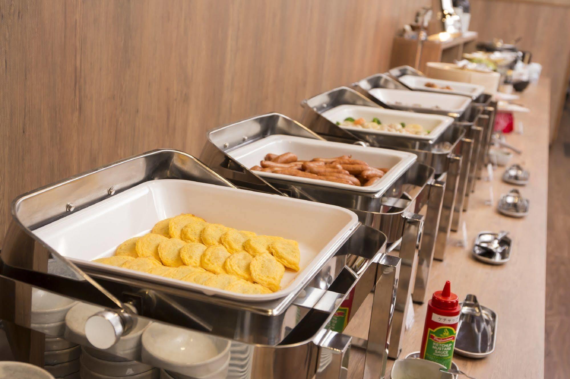 Hotel Route-Inn Oita Ekimae Екстер'єр фото