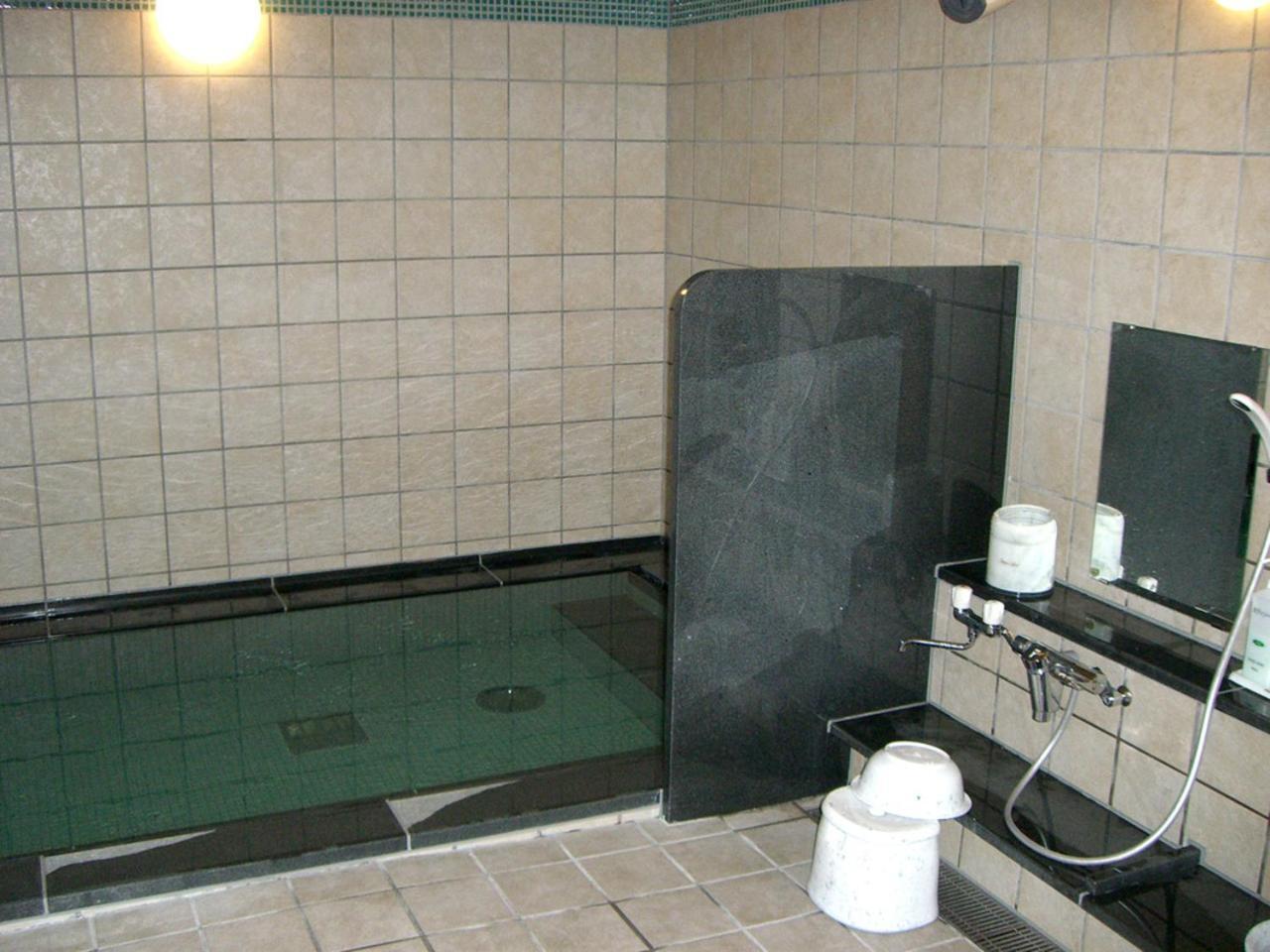 Hotel Route-Inn Oita Ekimae Екстер'єр фото